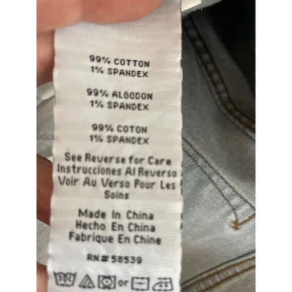 STS Blue Women's Size 27 Aubrey 9" Mid Rise Cut Off Shorts Light Wash Denim NWT - Picture 10 of 11